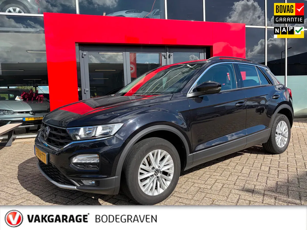 Volkswagen T-Roc (2021) — foto 1