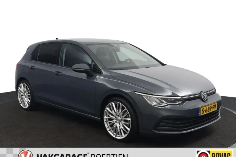 Volkswagen Golf (2023)