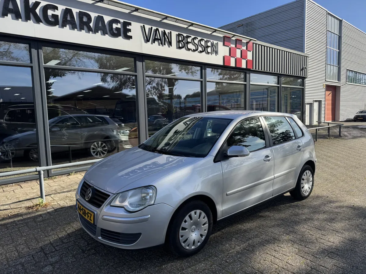 Volkswagen Polo (2005) — foto 1