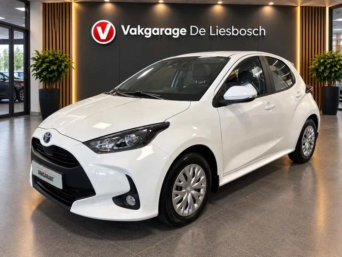 Toyota Yaris (2022) — foto 1