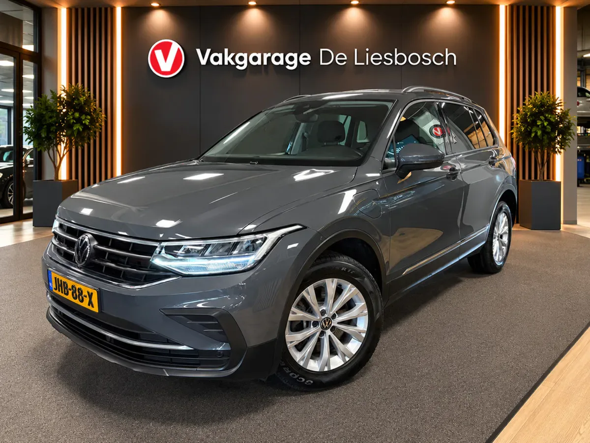 Volkswagen Tiguan (2022) — foto 1
