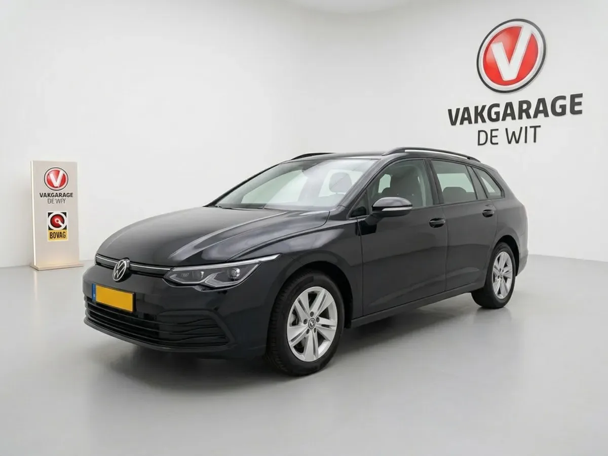 Volkswagen Golf (2023) — foto 1
