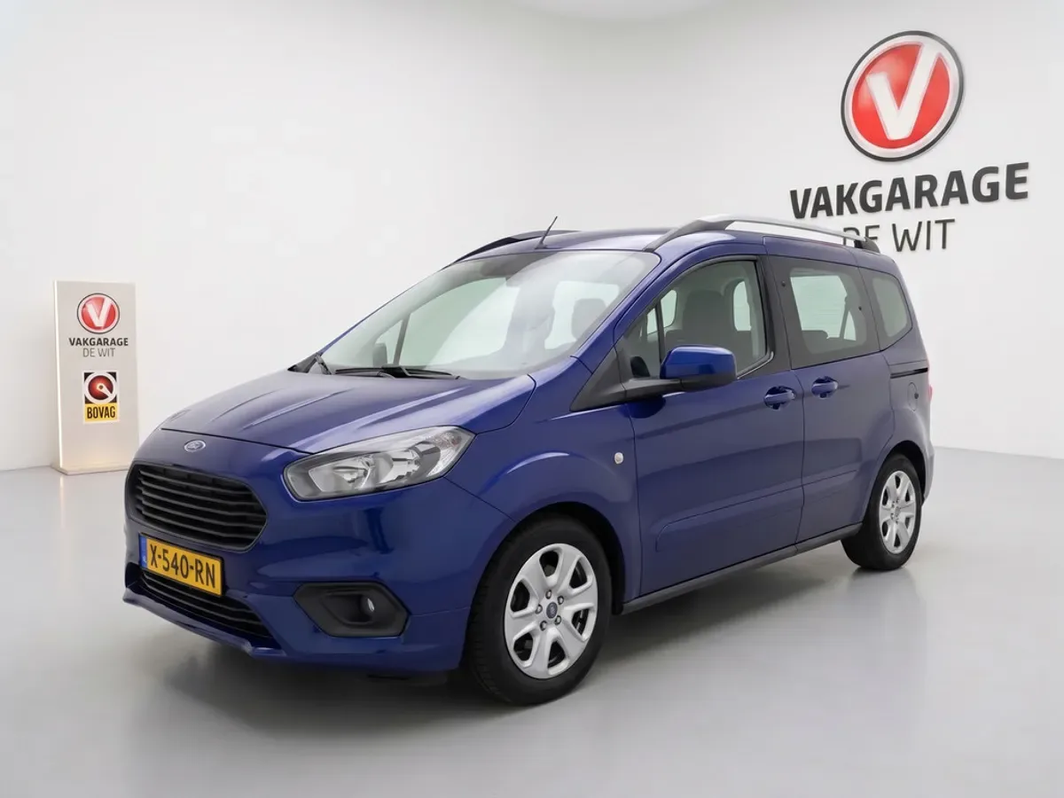 Ford Tourneo Courier (2018) — foto 1