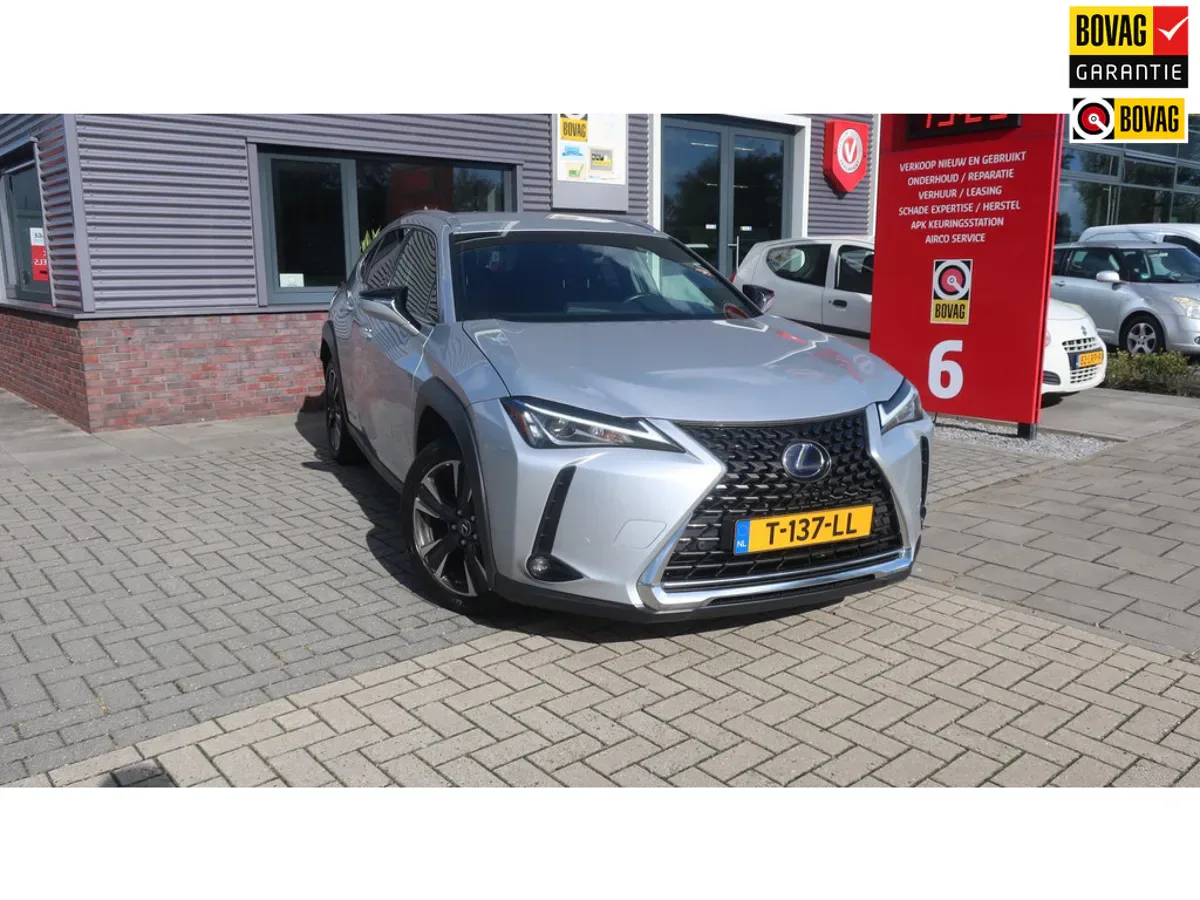 Lexus UX (2019) — foto 1