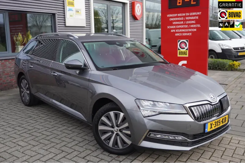 Škoda Superb (2023)