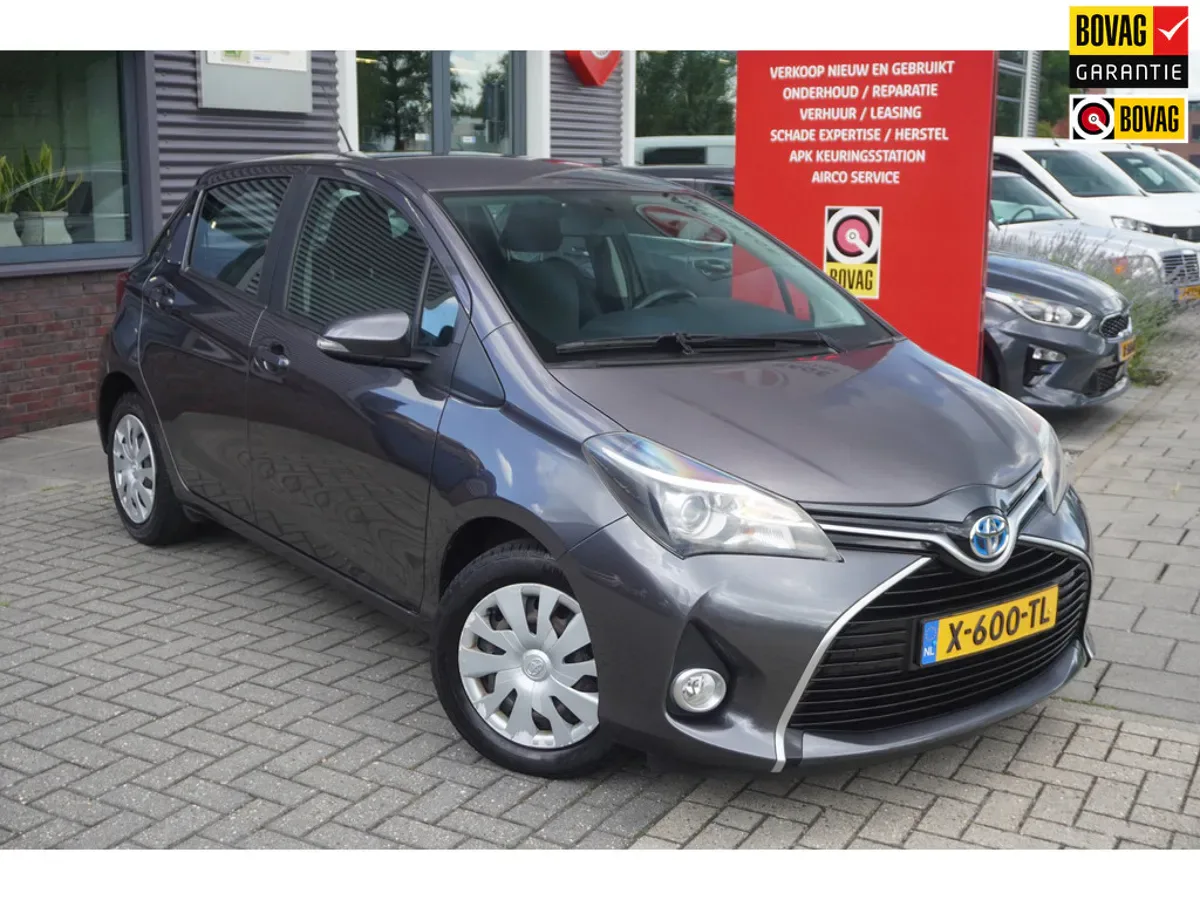Toyota Yaris (2015) — foto 1