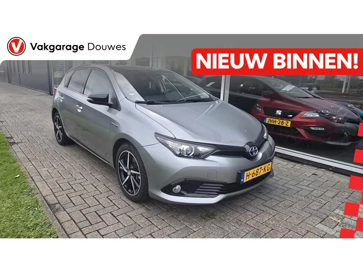 Toyota Auris (2017) — foto 1