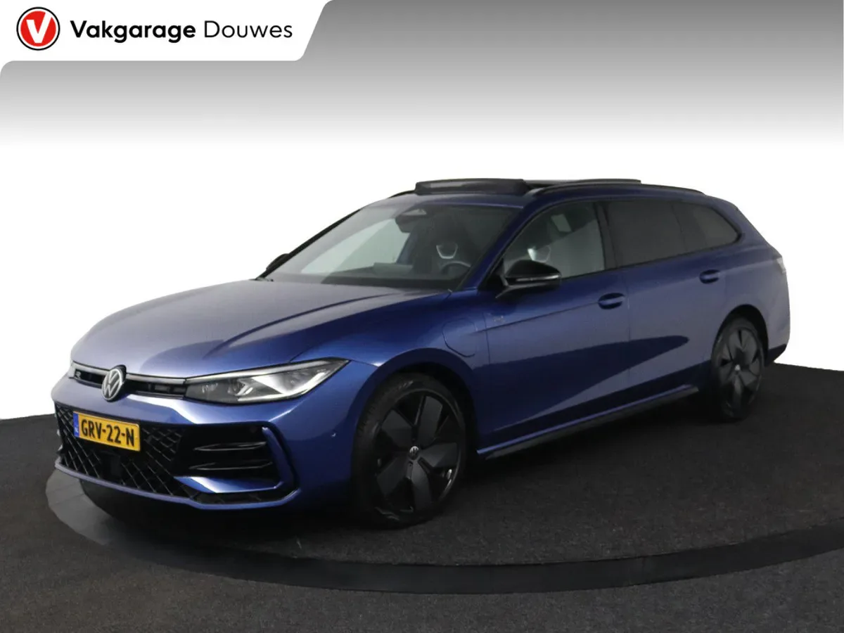 Volkswagen Passat (2024) — foto 1