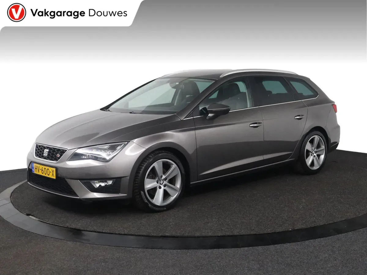 SEAT Leon (2015) — foto 1