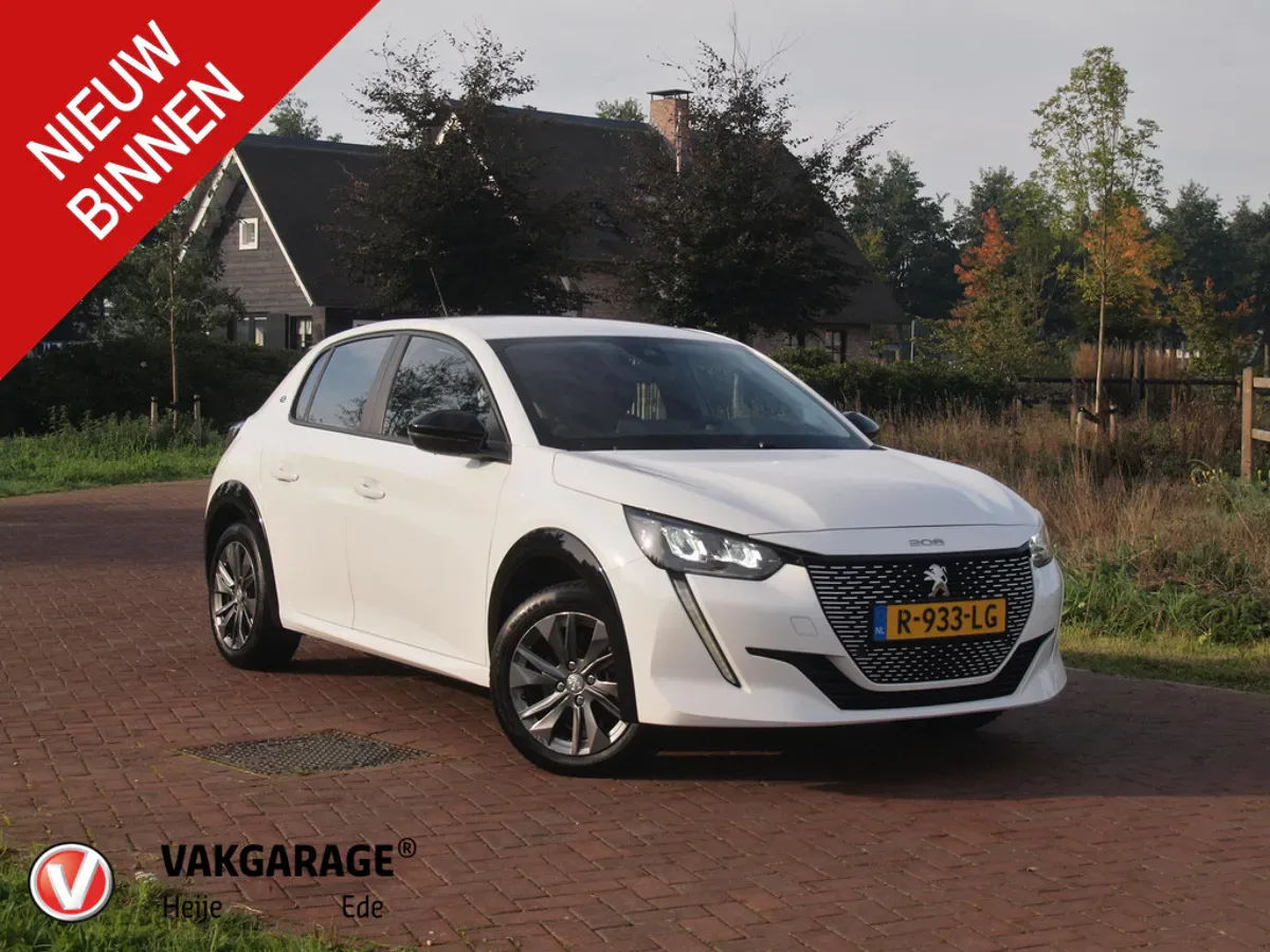 Peugeot e-208 (2022) — foto 1