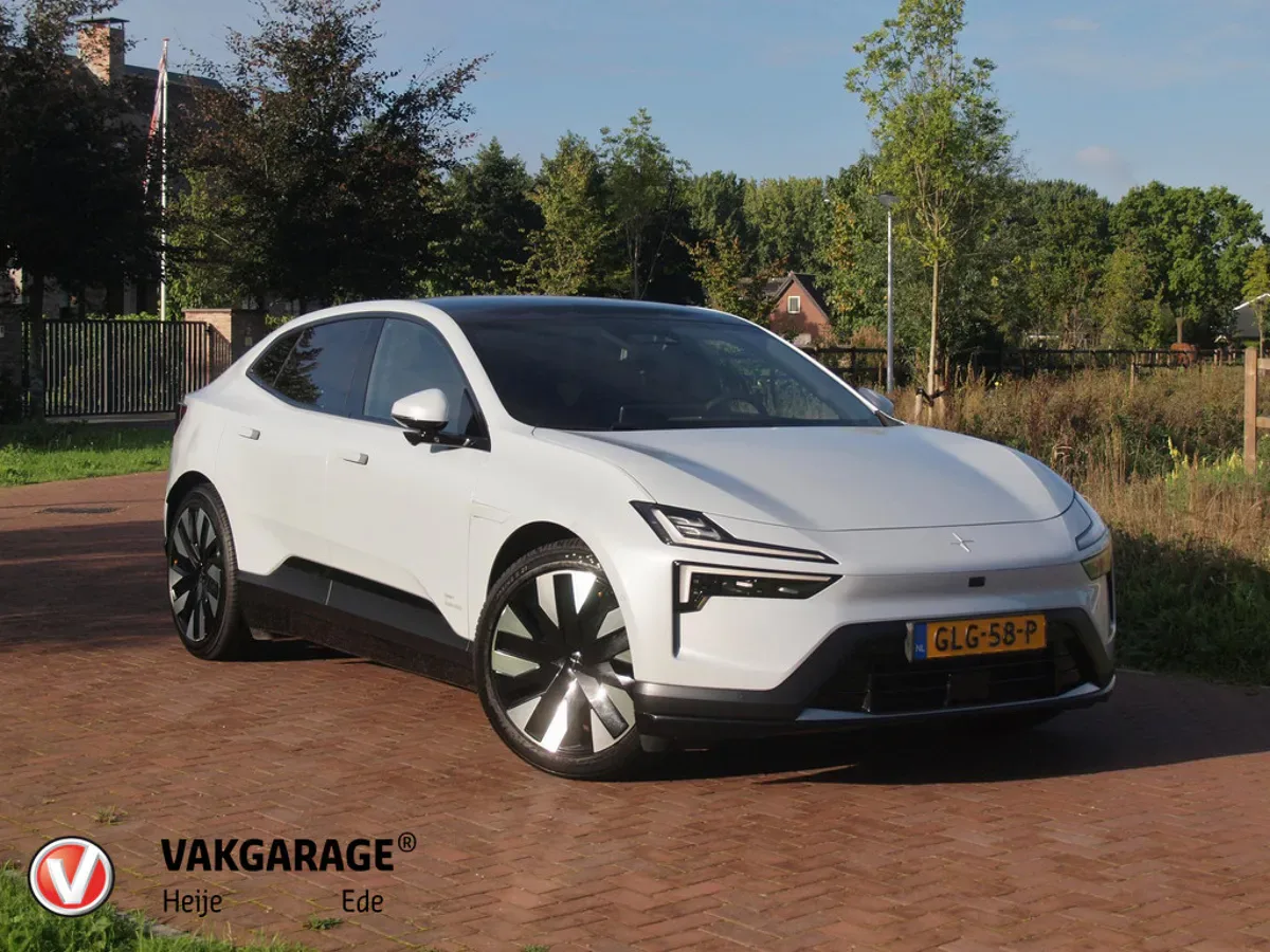 Polestar 4 (2024) — foto 1