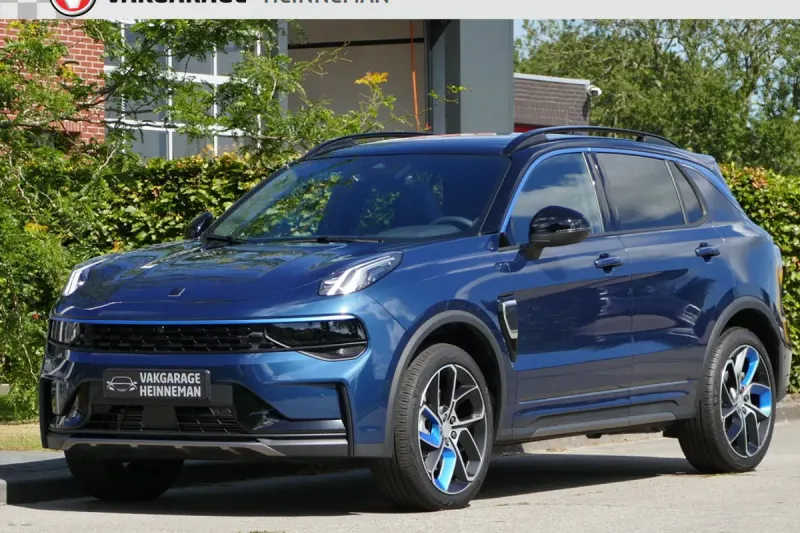 Lynk & Co 01 (2024)