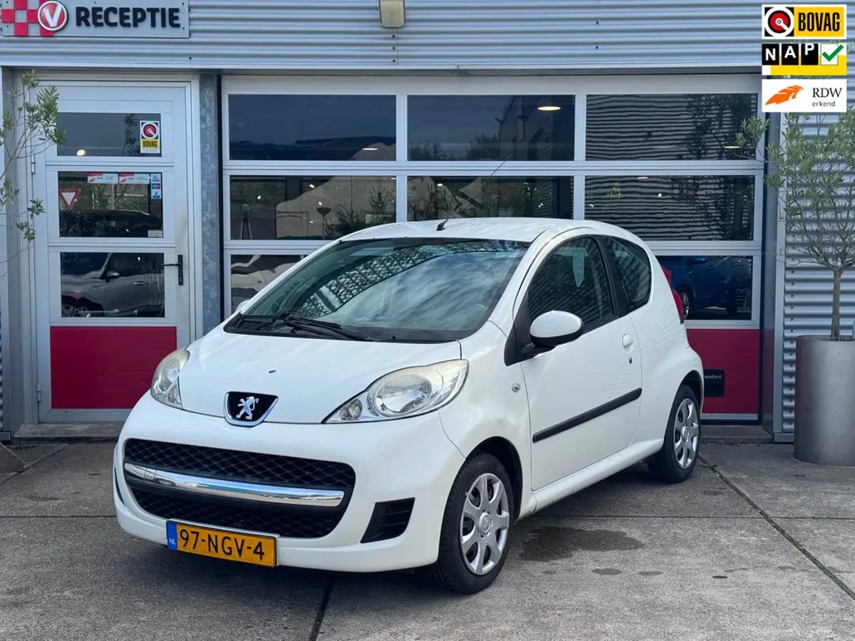 Peugeot 107 (2010) — foto 1