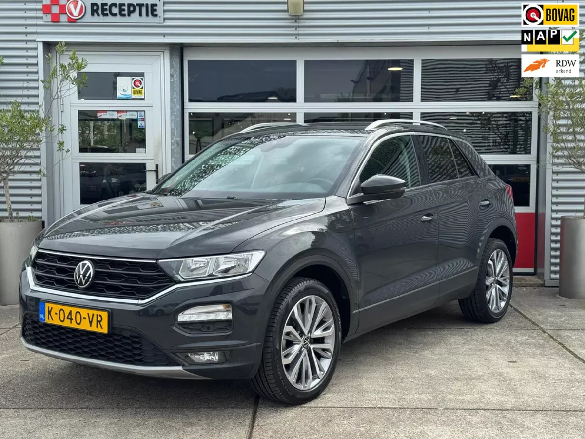 Volkswagen T-Roc (2021) — foto 1
