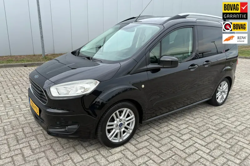 Ford Tourneo Courier (2015)
