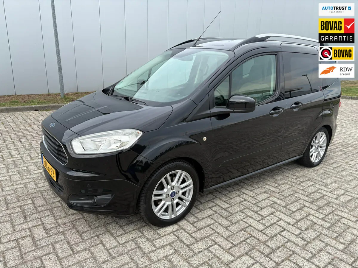 Ford Tourneo Courier (2015) — foto 1