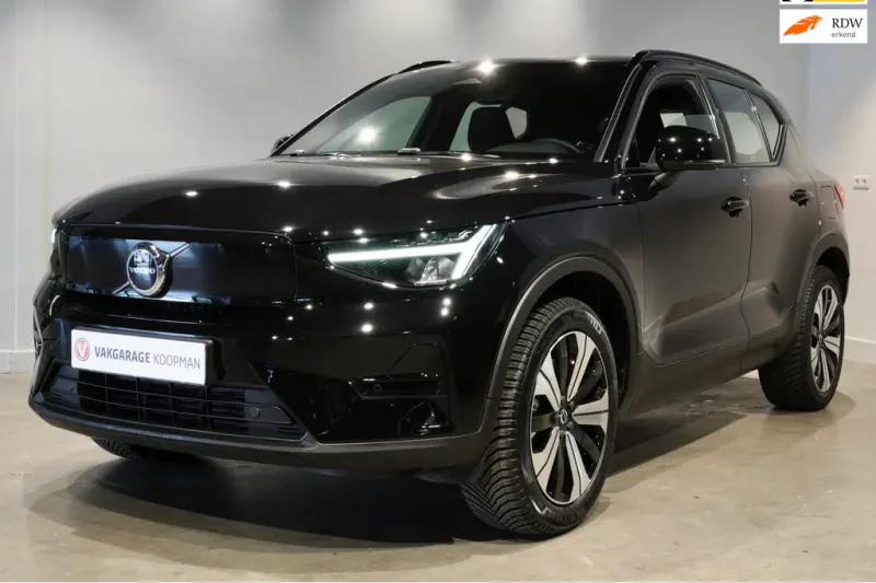 Volvo XC40 (2023)