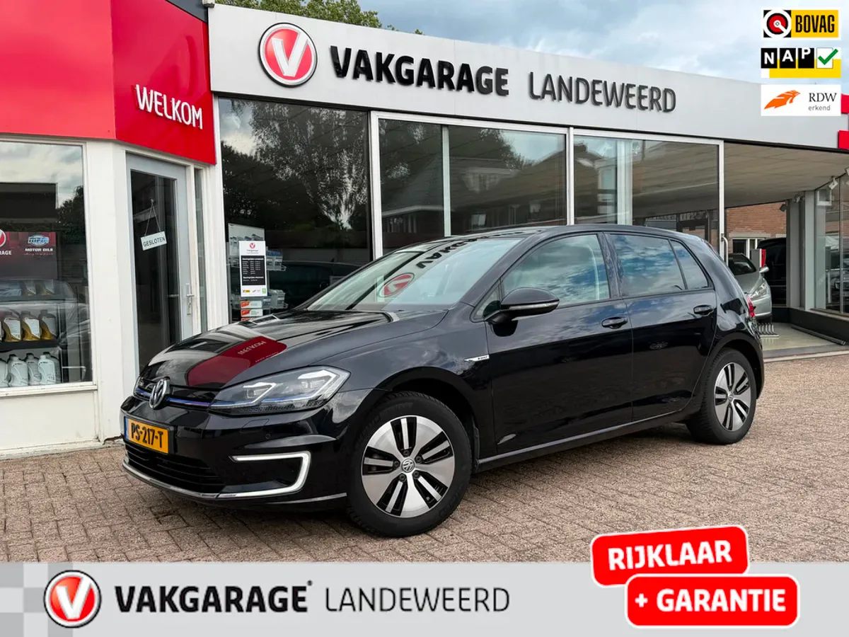 Volkswagen E-Golf (2017) — foto 1