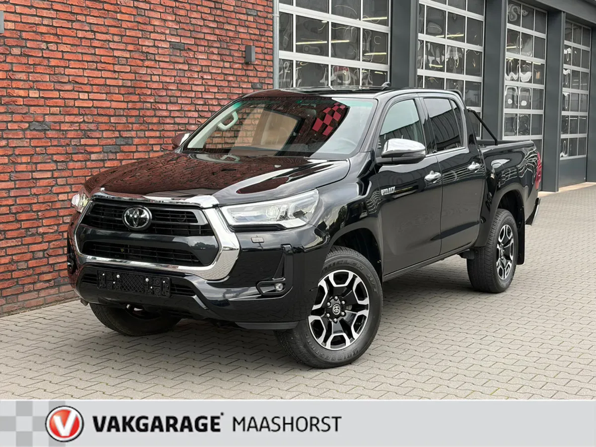 Toyota Hilux (2024) — foto 1
