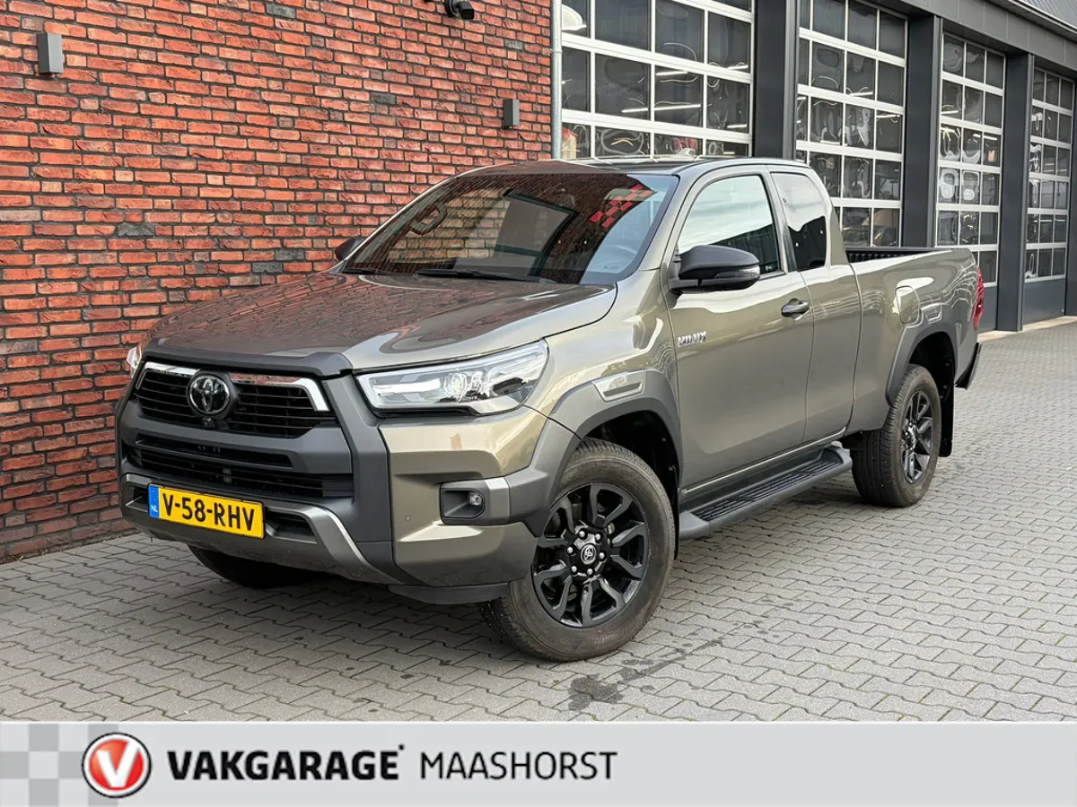 Toyota Hilux (2023) — foto 1
