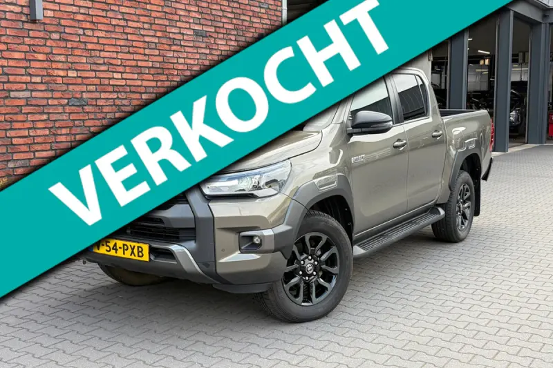 Toyota Hilux (2023)