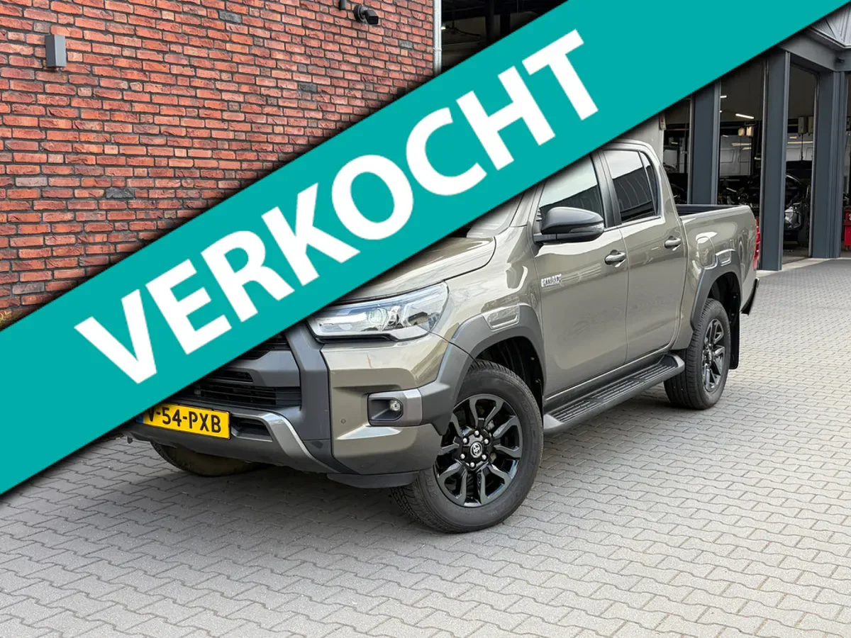 Toyota Hilux (2023) — foto 1