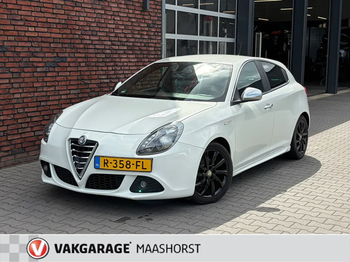 Alfa Romeo Giulietta (2012) — foto 1