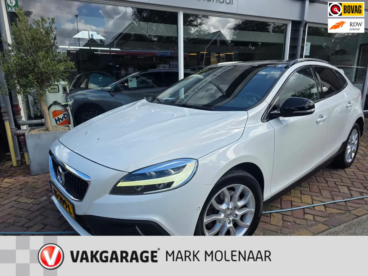 Volvo V40 Cross Country (2018) — foto 1