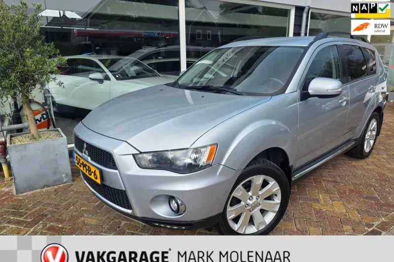 Mitsubishi Outlander (2011)