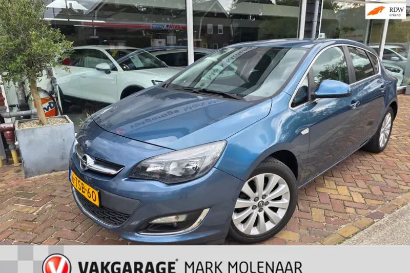 Opel Astra (2013)