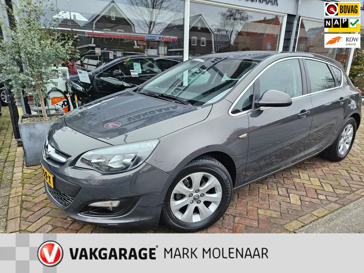 Opel Astra (2015) — foto 1