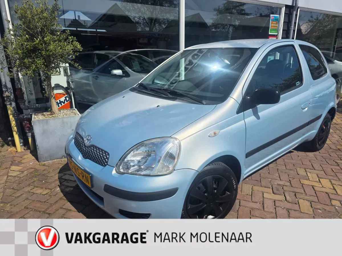 Toyota Yaris (2004) — foto 1