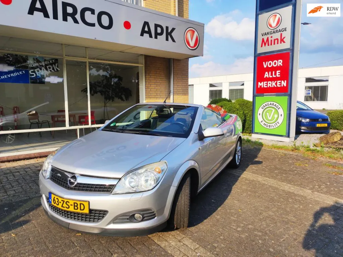Opel Astra (2008) — foto 1