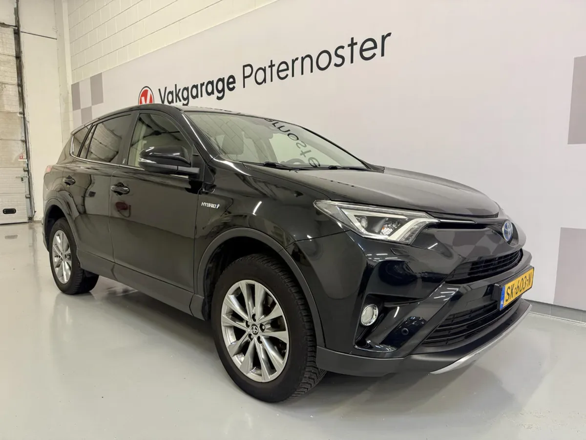Toyota RAV4 (2018) — foto 1