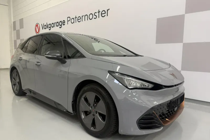 CUPRA Born (2024)