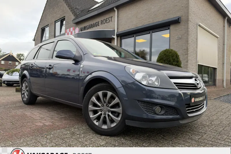 Opel Astra (2010)