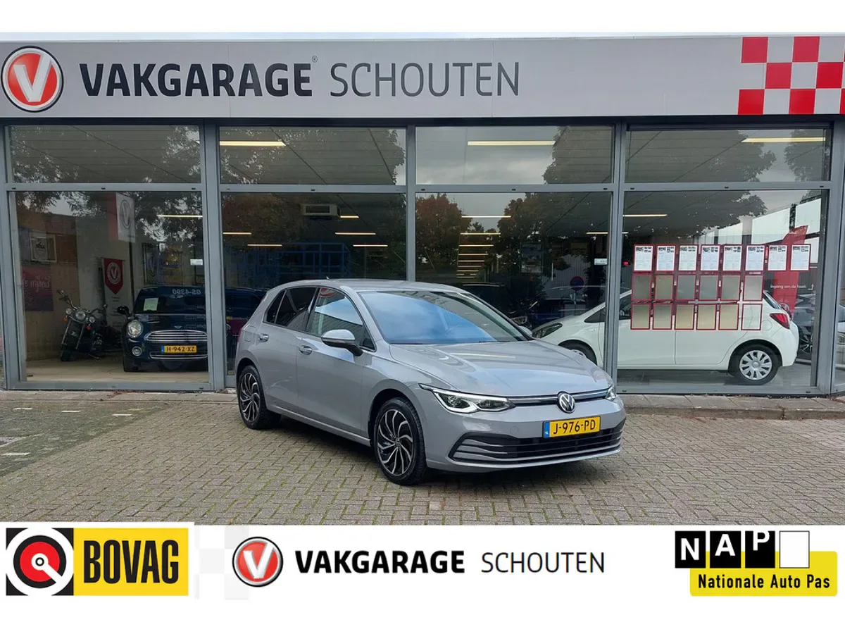 Volkswagen Golf (2020) — foto 1