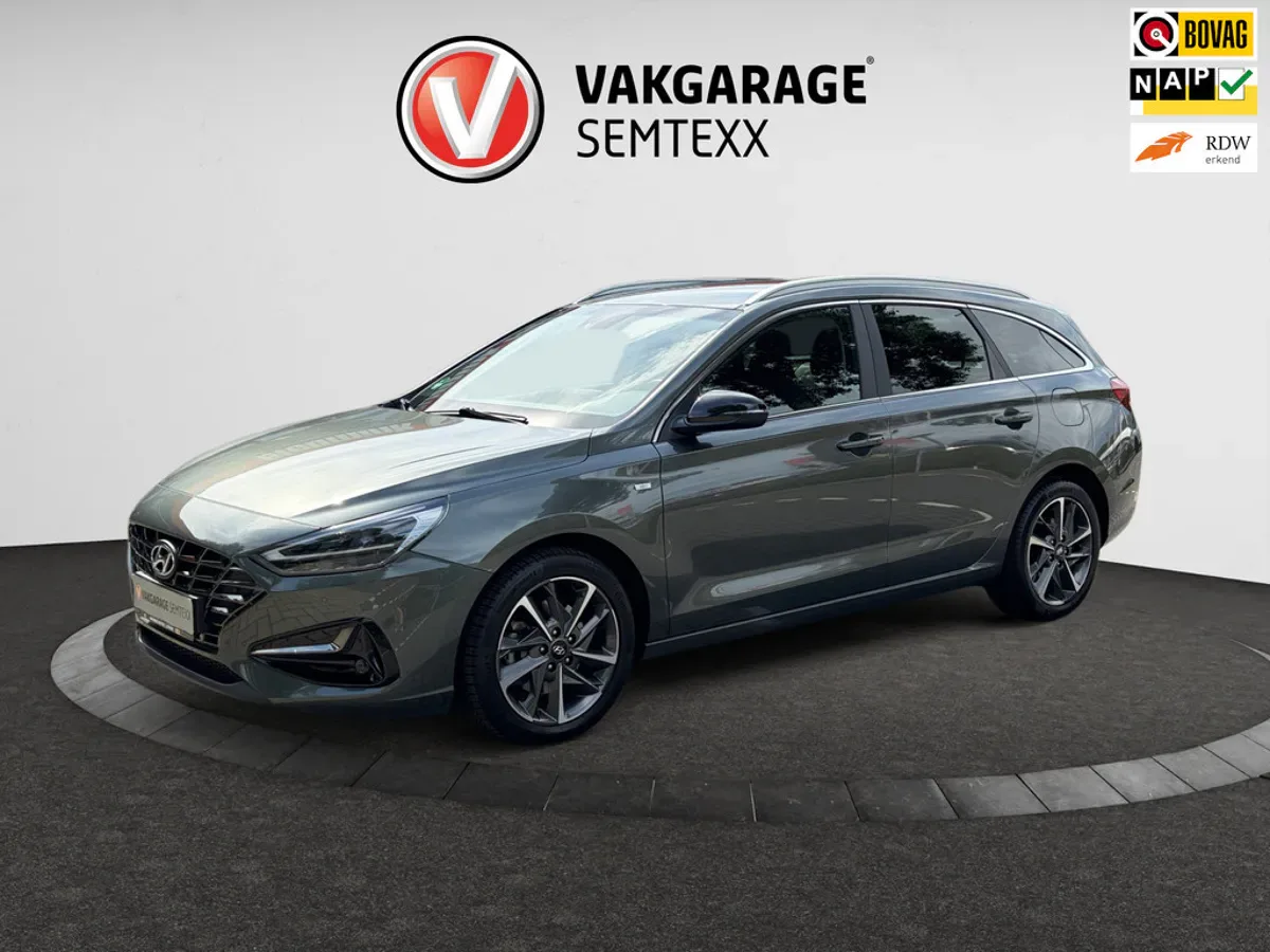 Hyundai i30 (2023) — foto 1