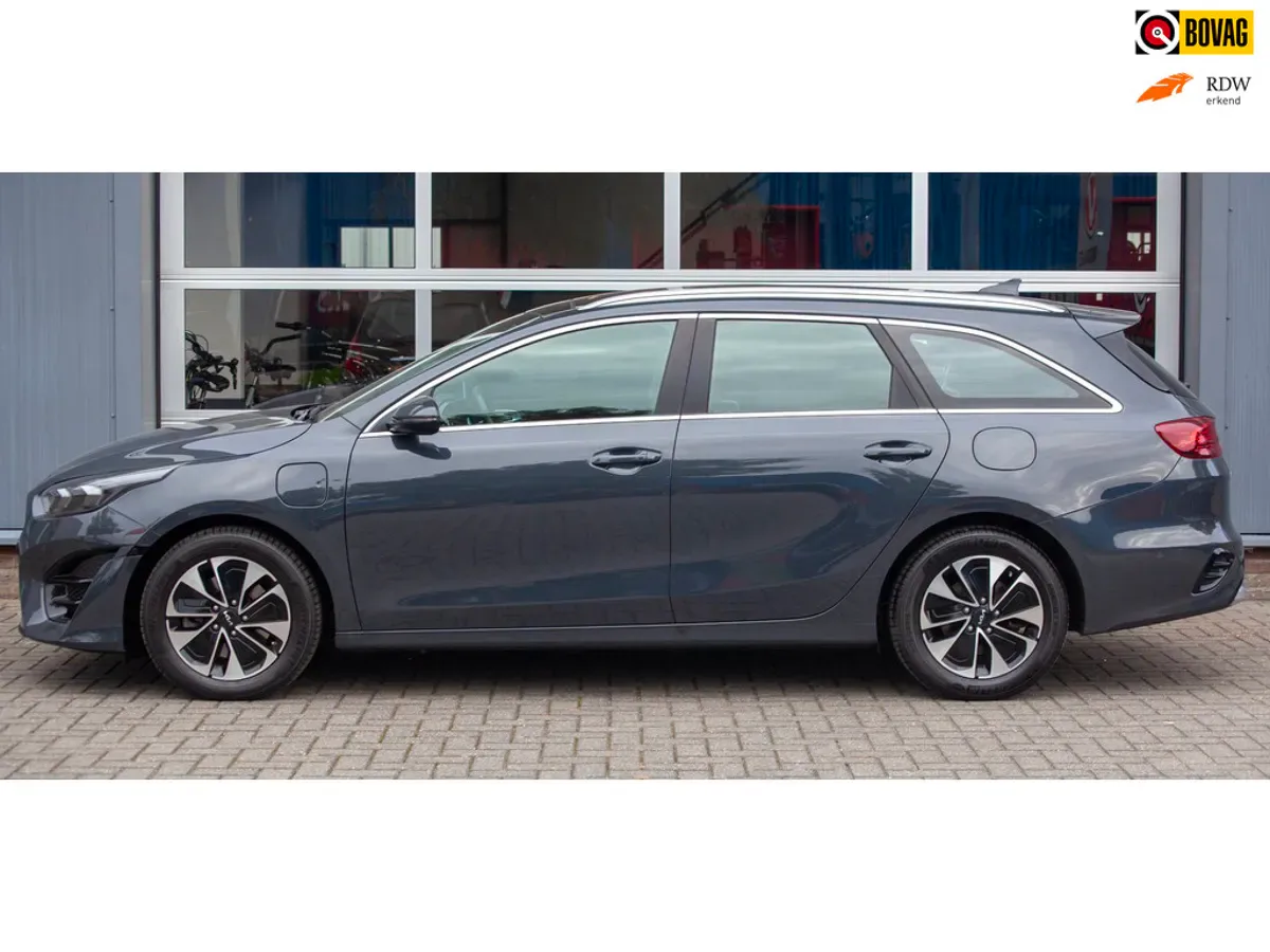 Kia Ceed (2023) — foto 1