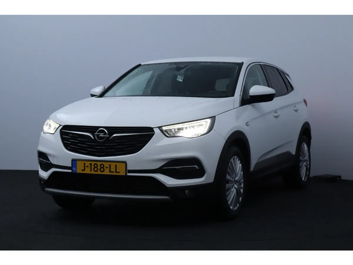 Opel Grandland (2020) — foto 1