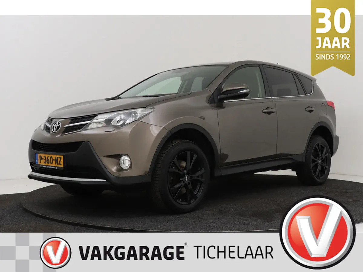 Toyota RAV4 (2015) — foto 1