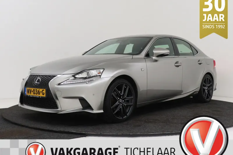 Lexus IS (2015)