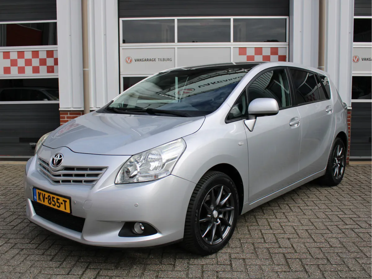 Toyota Verso (2012) — foto 1