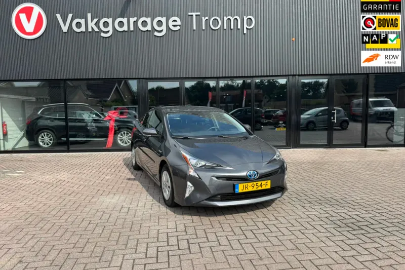 Toyota Prius (2016)