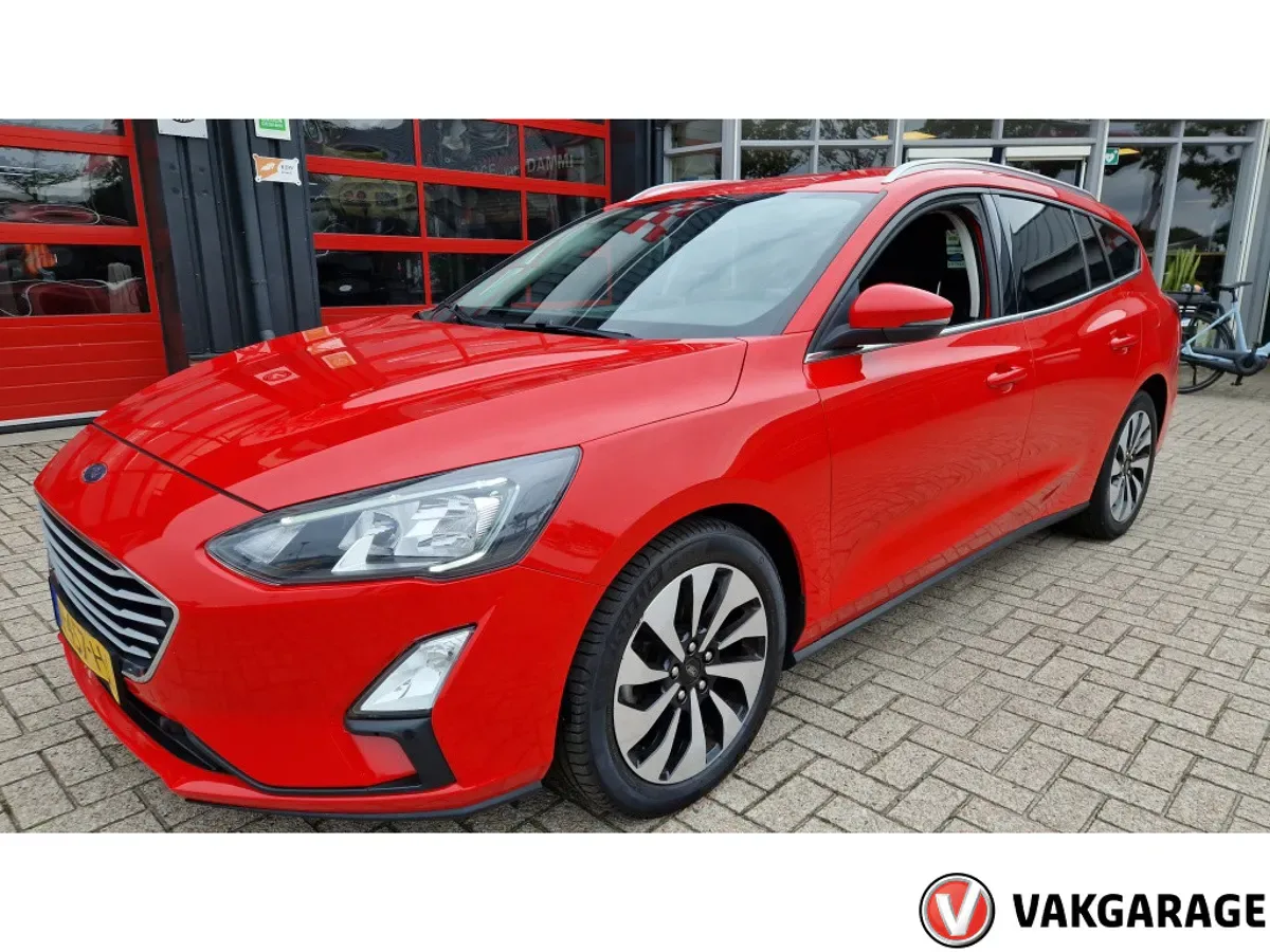 Ford Focus (2021) — foto 1