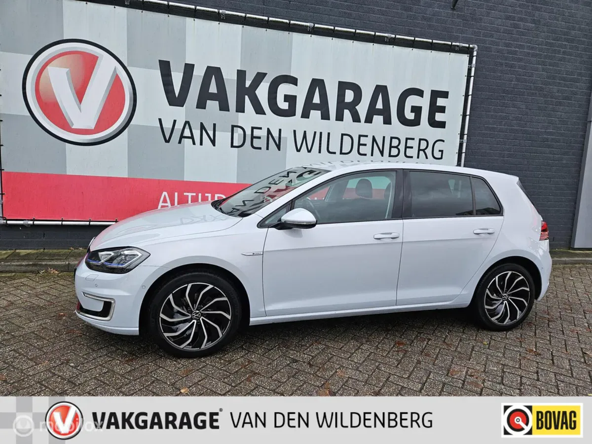 Volkswagen e-Golf (2018) — foto 1