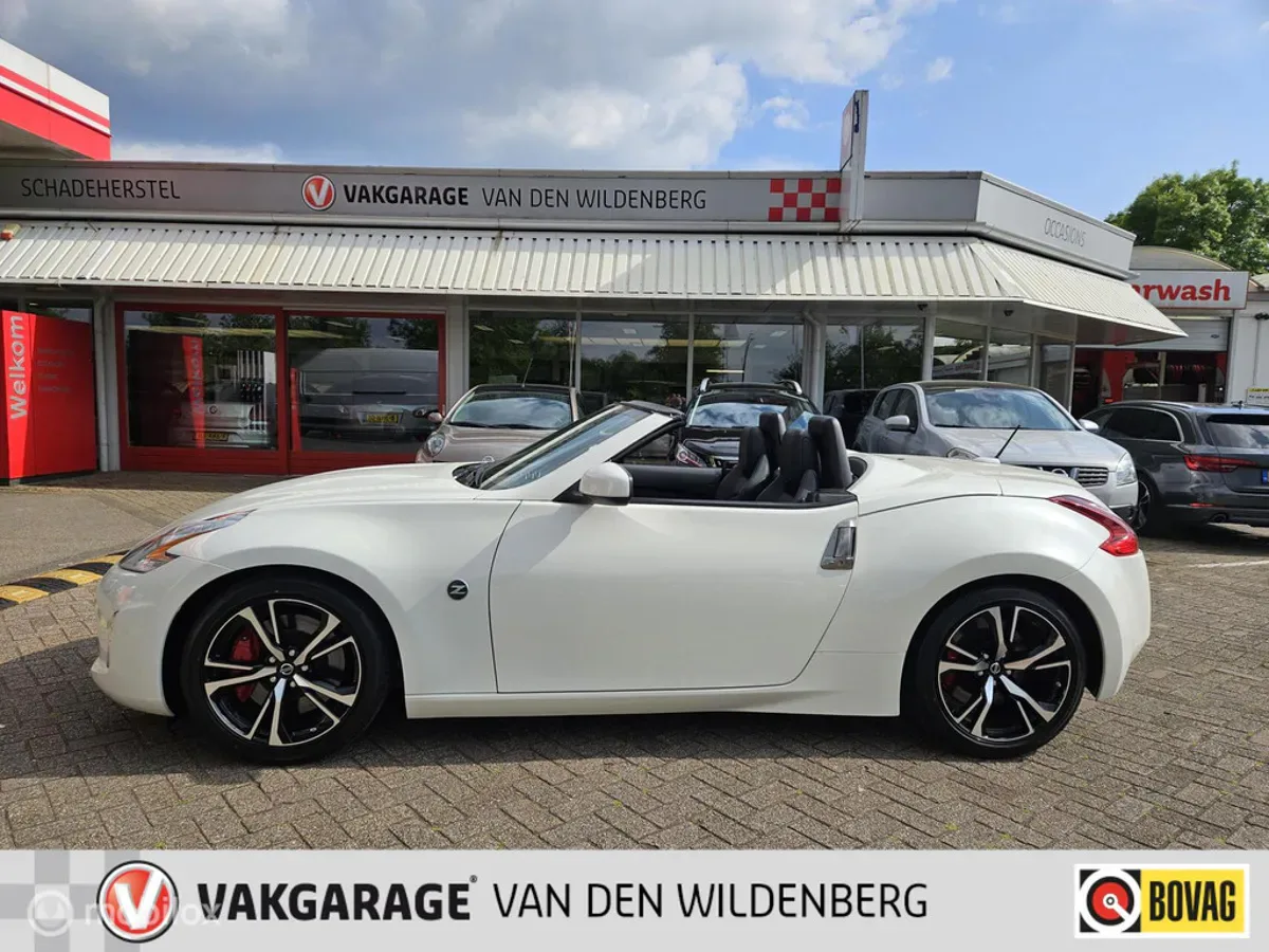 Nissan 370Z (2019) — foto 1