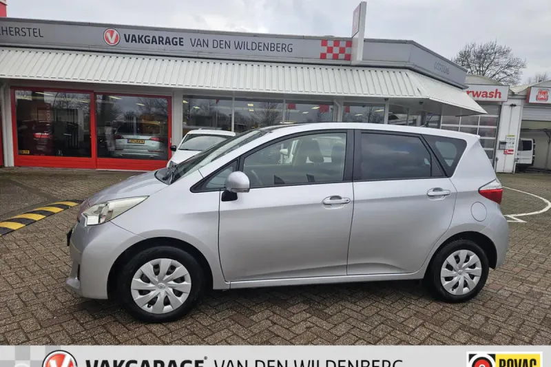 Toyota Verso (2012)