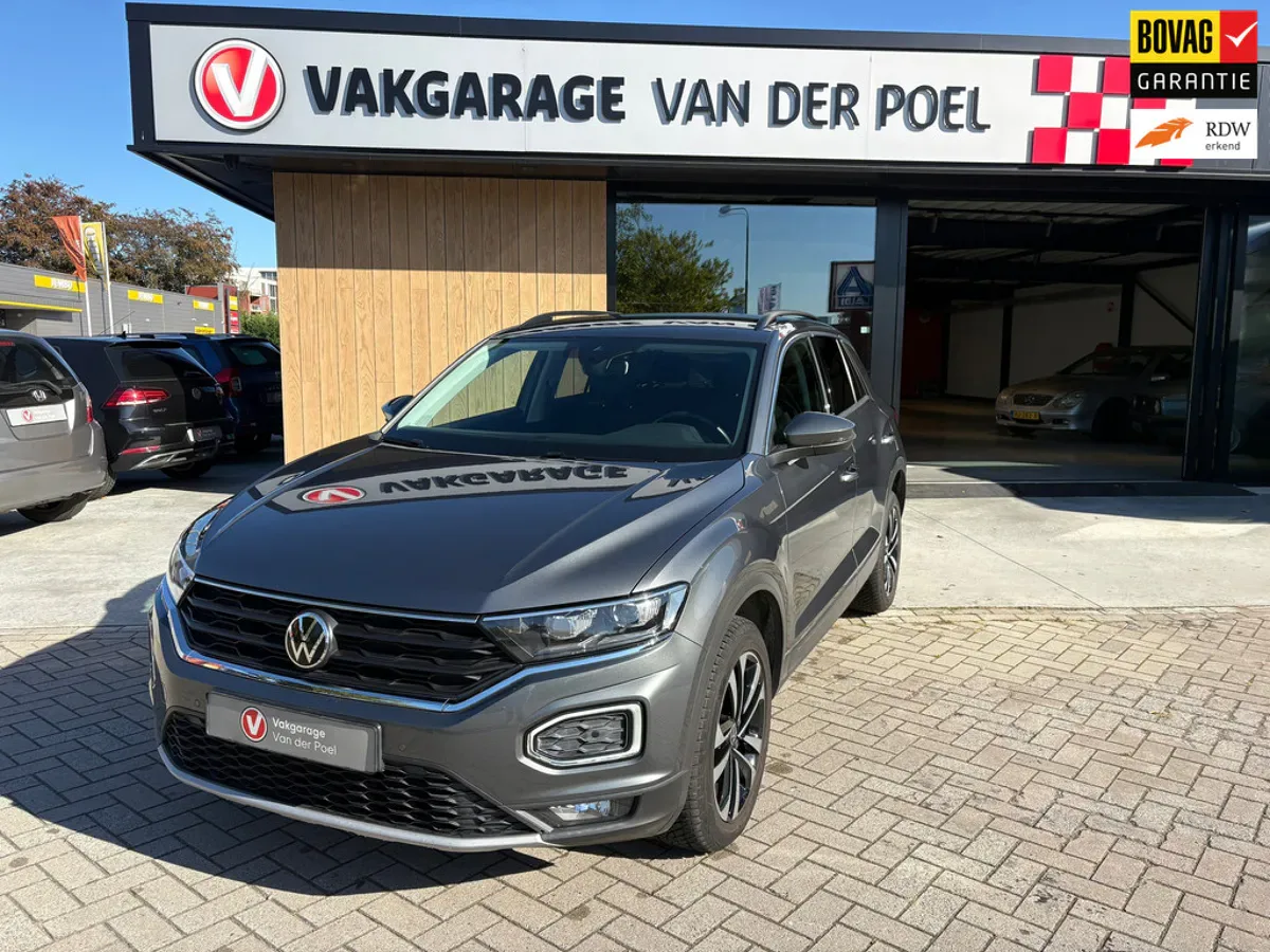 Volkswagen T-Roc (2021) — foto 1