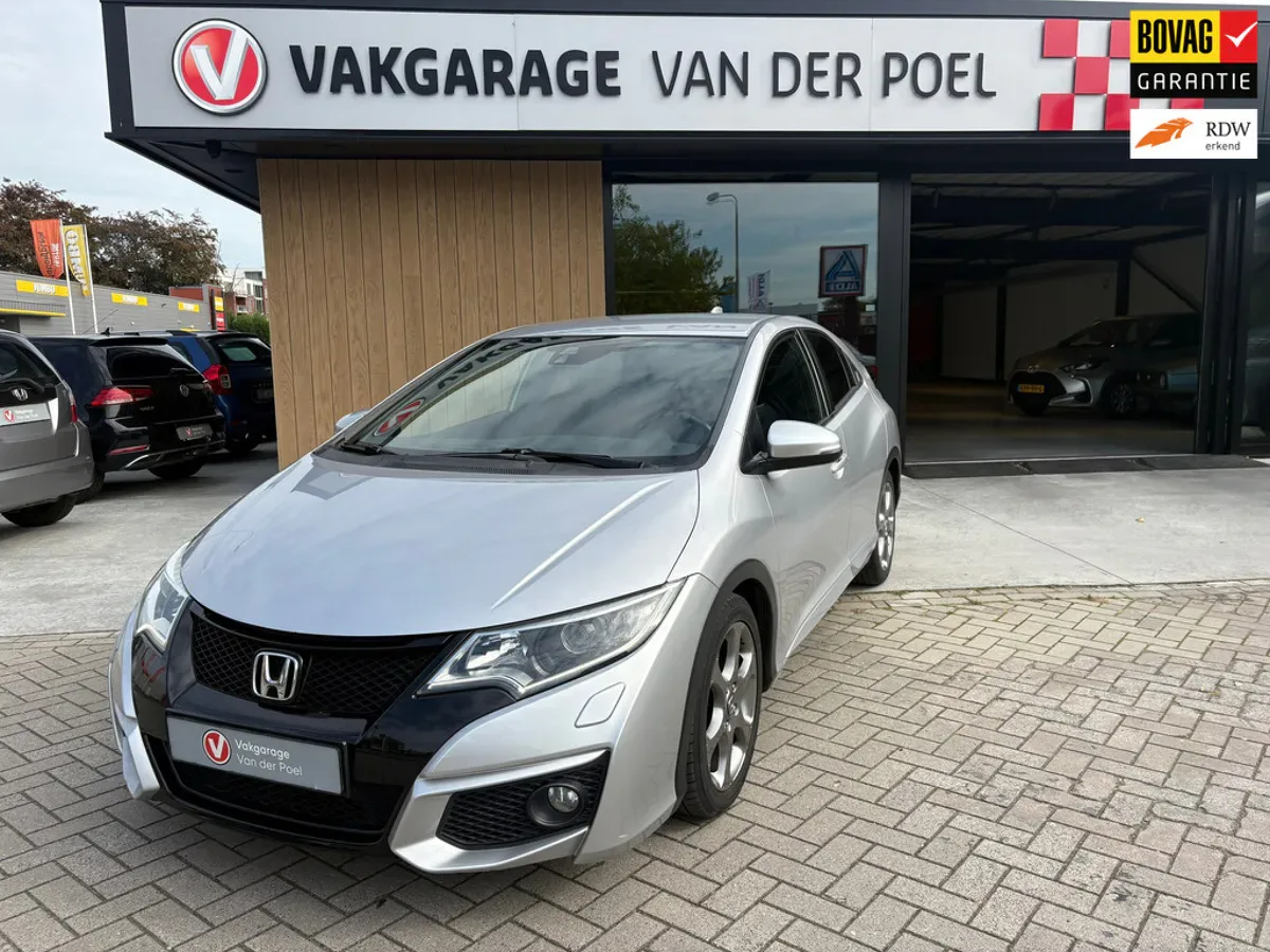 Honda Civic (2015) — foto 1